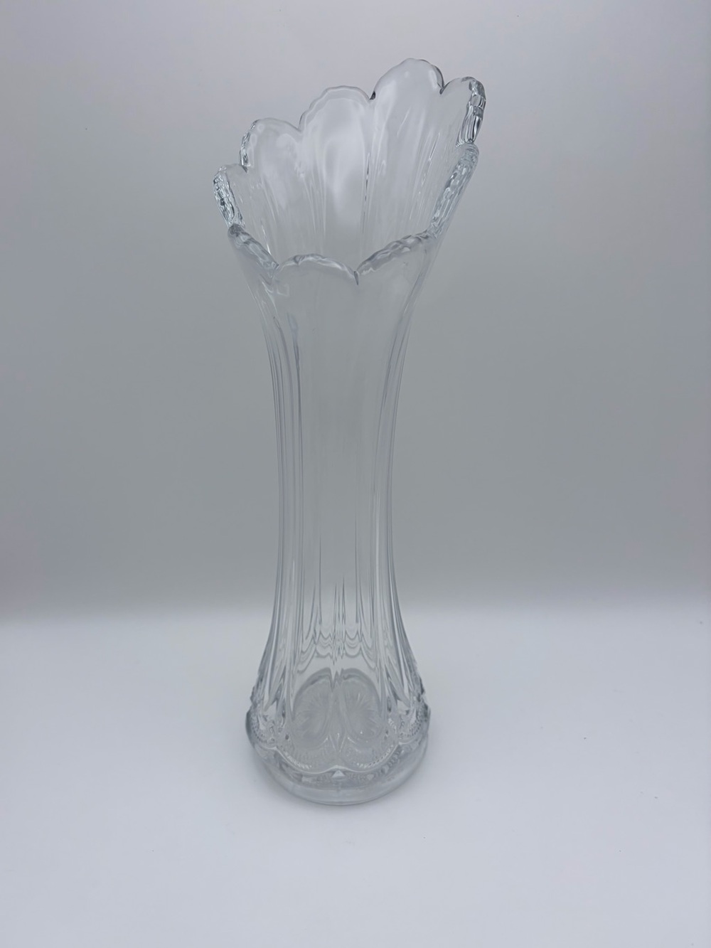 EAPG US Glass Galloway/Woodrow Pattern 9 Finger Swung Ribbed Clear Glass Vase